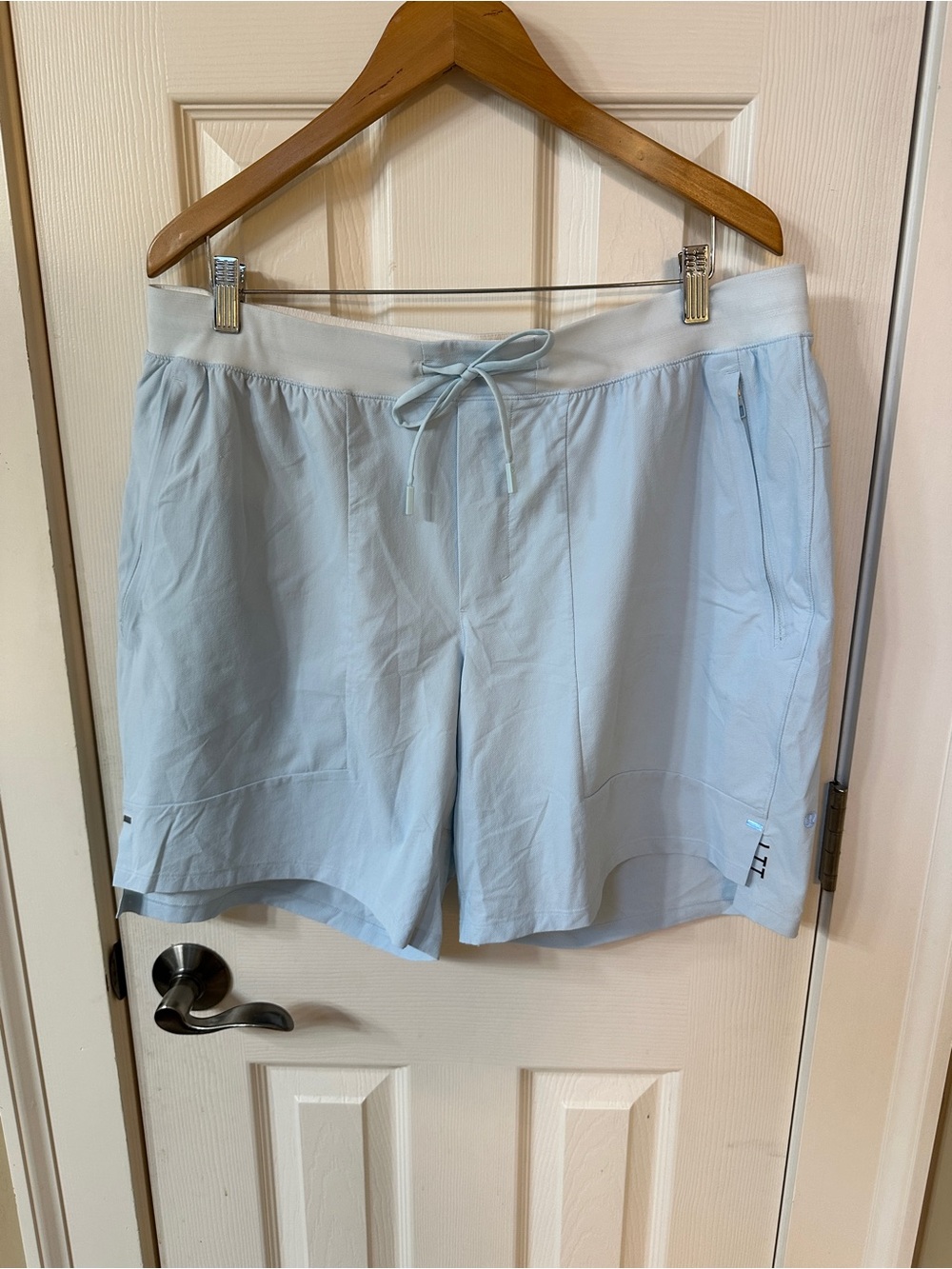 Lululemon License to Train LTT Shorts Mens Light Blue Grey Athletic Gym Training